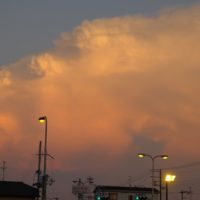 夕日に照らされる雲