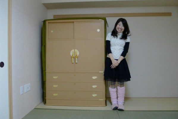 こだわり桐たんすとお嬢様