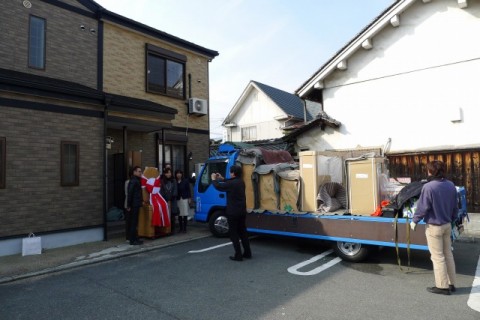 高級なメープルの鏡台と記念写真