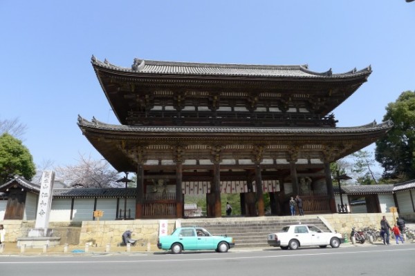 世界遺産　仁和寺の仁王門