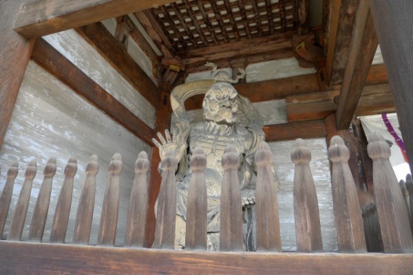 世界遺産　仁和寺の仁王門の仁王像