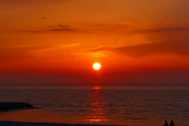 大阪泉州湾に沈む夕日