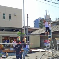 ２０１３　岸和田だんじり祭りのお花看板（花板）の設置