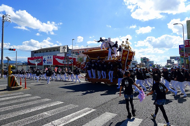 ２０１３　１０月　岸和田だんじり祭り　試験引き荒木北交差点だんじり横断