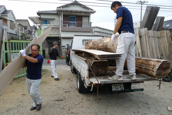 こだわりの最高級の桐材(桐板)と職人