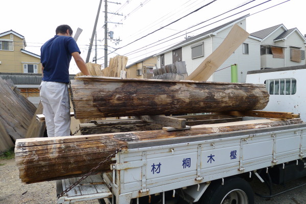 こだわりの最高級の桐材(桐板)と職人　４