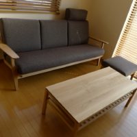 和歌山市のＮ様にカリモクソファーとテーブルをお届け致しました。
