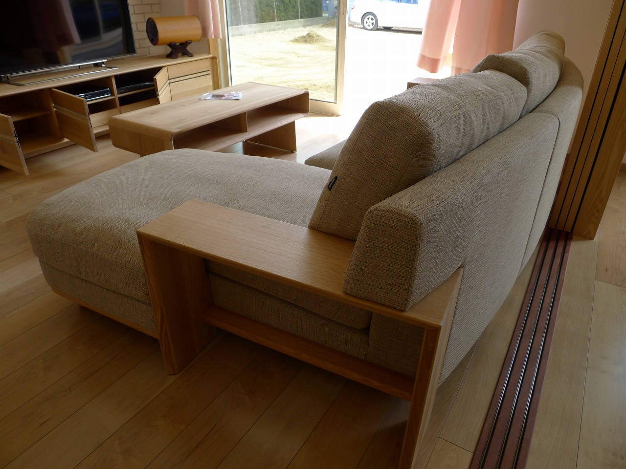 初音の家具   株式会社 田中家具製作所 出雲市のＴ様にカリモク家具のこだわり家具をお届けいたしました。