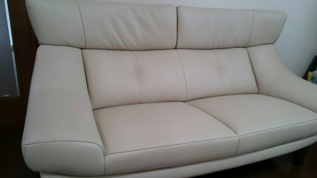 泉大津市のT様にカリモク家具 人気のZU46のソファーをお届けいたしました。 | その他家具の納品事例 | 田中家具製作所