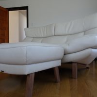 奈良県天理市のN様にカリモク家具の人気のソファーをお届けいたしました。