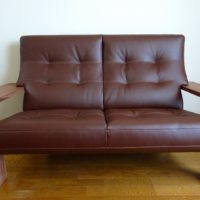 大阪市のF様にカリモク家具新製品のソファーをお届けいたしました。