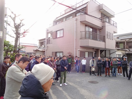 春木旭町のだんじり小屋開きの観衆