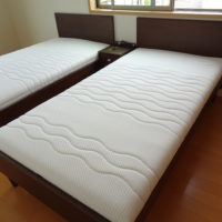 大阪府のM様にカリモク家具のこだわりのベッドをお届けいたしました。