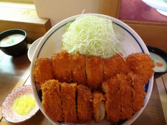 まんぷく食堂　ぎおん亭　とりとん定食　満腹盛り