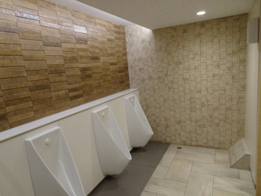 博多　マイングの男性トイレ