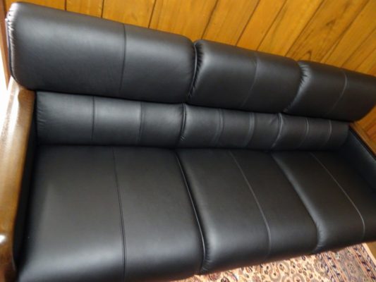 カリモク品番：長椅子　WS2983BD