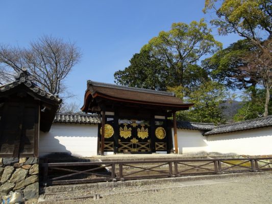 醍醐寺　三宝院の唐門