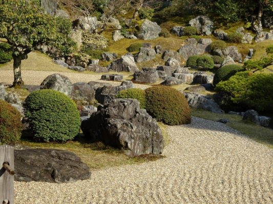 醍醐寺の三宝院の庭園の石