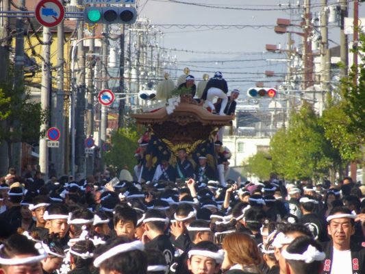 こだわり桐箪笥の社長ブログ さすが中北町の入魂式とお披露目曳行 大阪泉州桐箪笥 たんす の 初音の桐箪笥 田中家具製作所