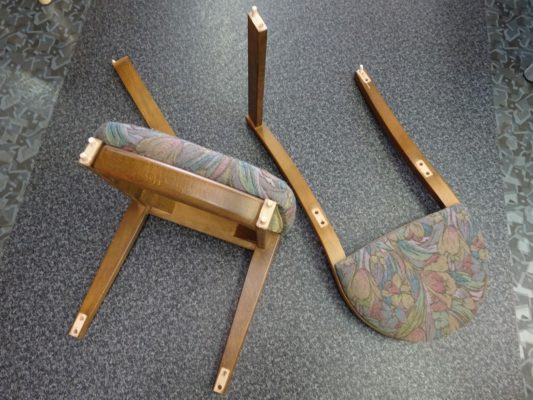椅子の修理依頼