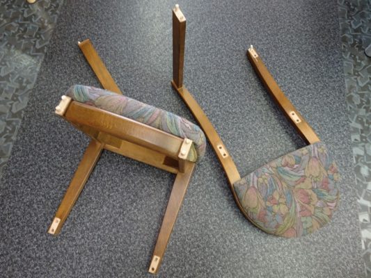 椅子の修理依頼