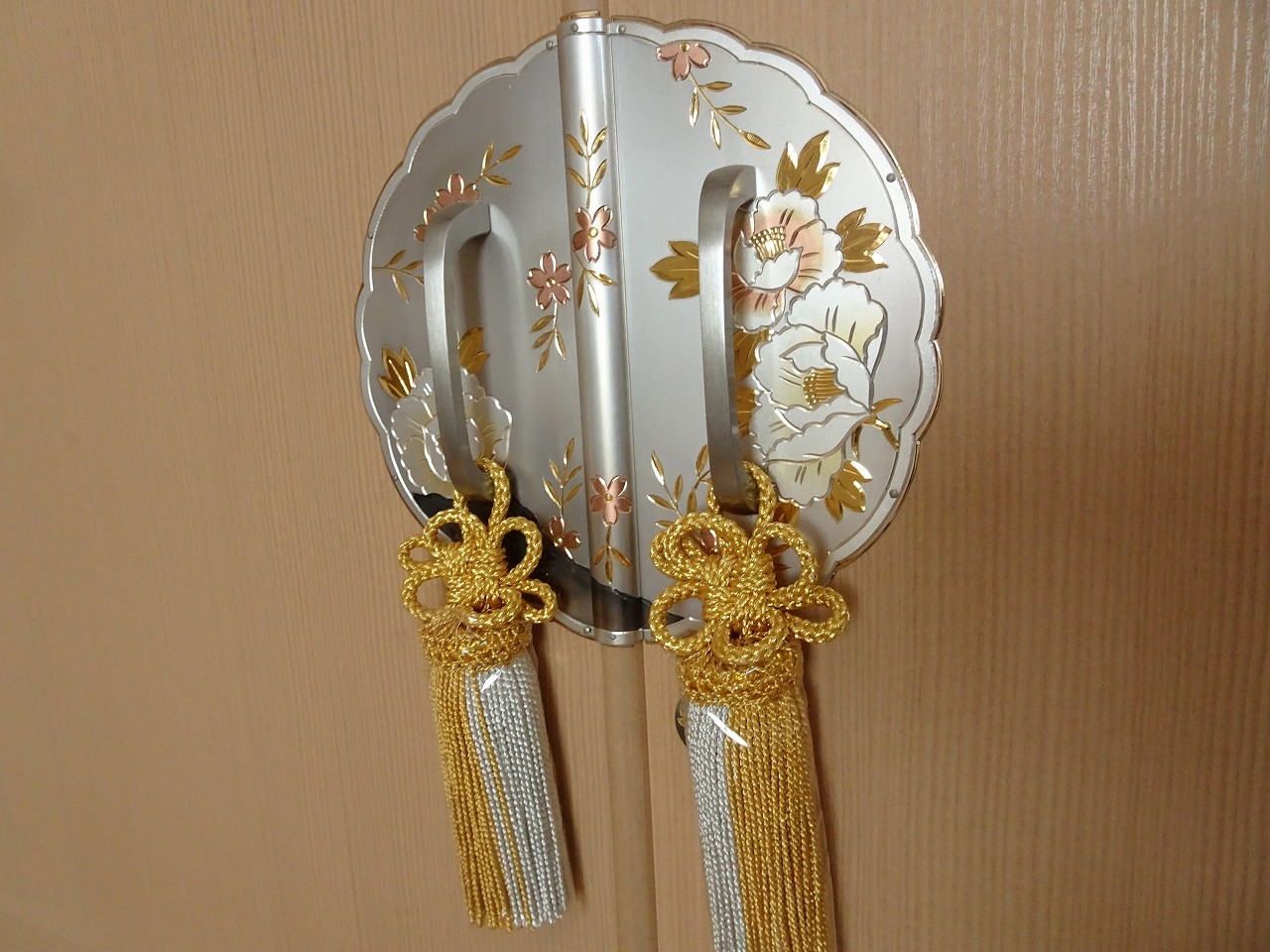 桐たんすの社長ブログ 日あたりがいいと・・・油単（ゆたん）も色やけ