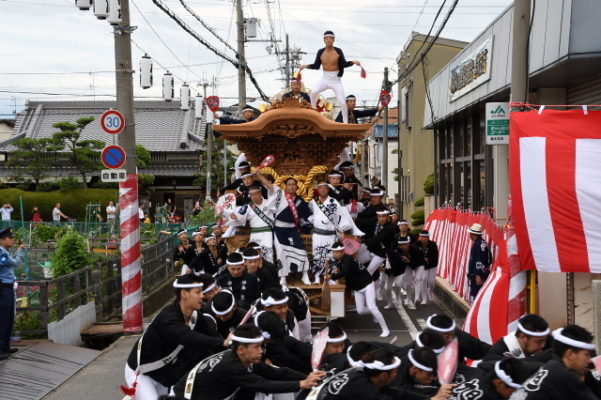 29年　春木旭町　弥栄神社　宮入りブレーキ解除直進