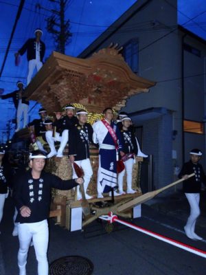 29年　春木だんじり祭り　曳き出し　会館へ