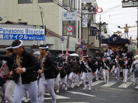 平成29年　春木旭町　宵宮　雨天曳行　春木交差点