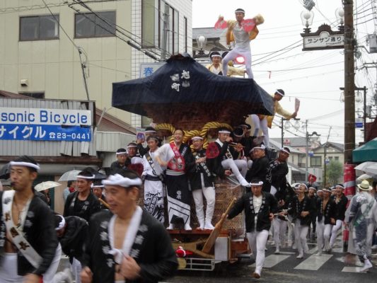 平成29年　春木旭町　宵宮　雨天曳行　春木交差点横断