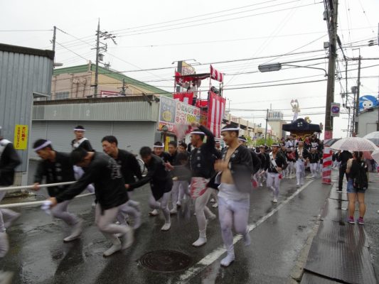 平成29年春木旭町　宵宮　雨天曳行ラパーク交差点横断中３