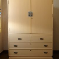 大阪府のＴ様のお買い上げの日本の伝統の桐箪笥のお届け写真と動画です。