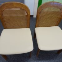 こだわりの日本の桐箪笥屋ですが、古く傷んだお椅子の修理のご依頼やご相談をお受付しています。