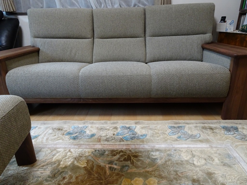 カリモク品番：長椅子　UU48F3R381,スツール　UU4856R381