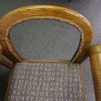 岸和田市の桐箪笥の社長ブログ　　先日の家具屋の本音の藤の椅子の修理ができました。