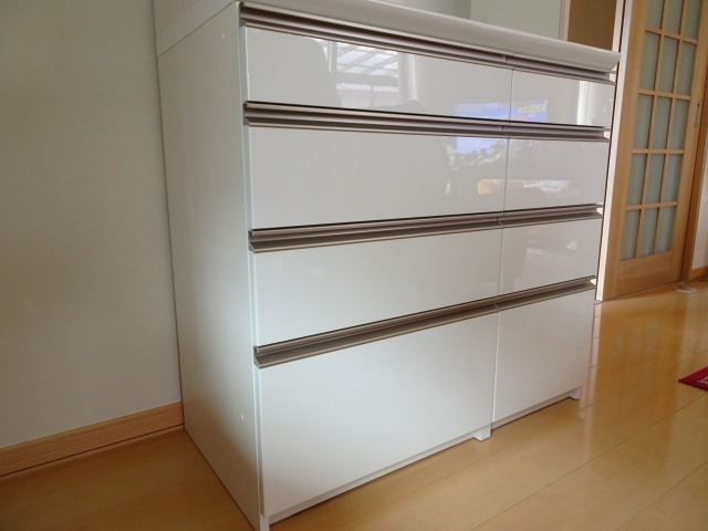 大阪府のS様に人気の国産 パモウナ食器棚をお届けしました。 | その他家具の納品事例 | 田中家具製作所