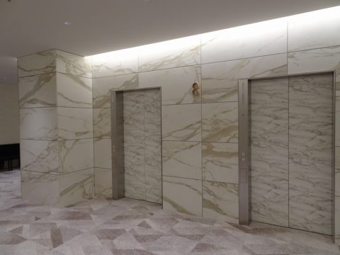 ホテルロイヤルクラッシック大阪　８Ｆ　エレベーター