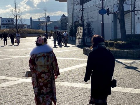 令和　はじめての岸和田の成人式の模様