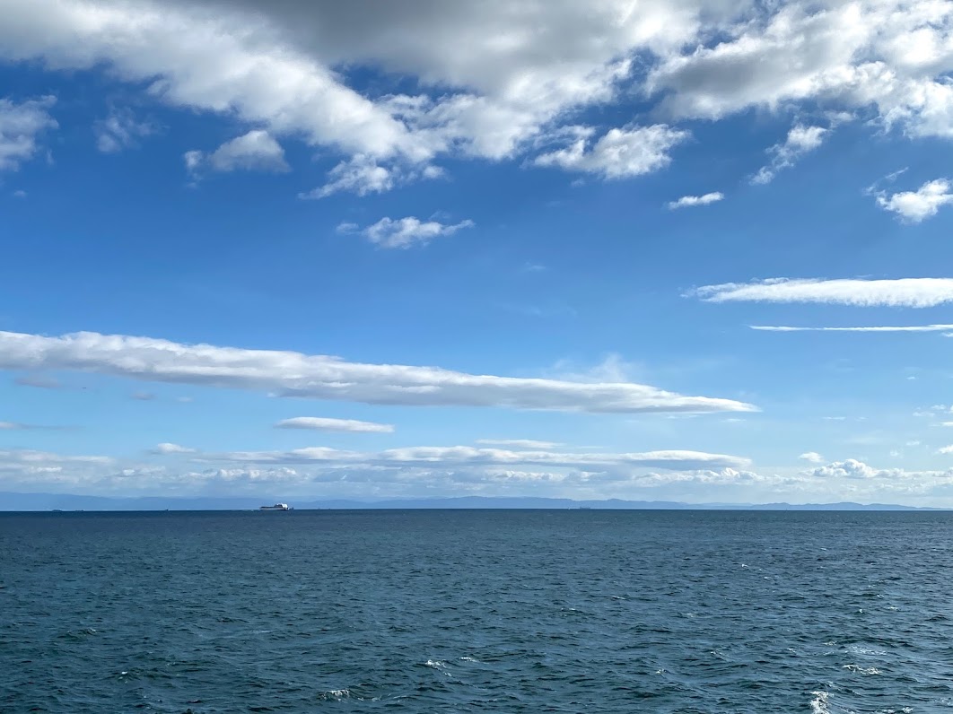 明石海峡と空　写真　２