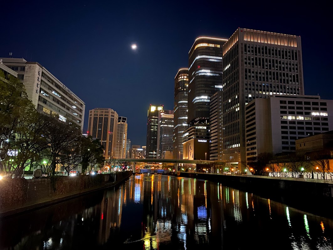 大阪淀屋橋　夜景です