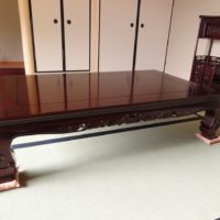 こだわりの桐箪笥の社長blog　新しい新築の和室には唐木の座敷机と和棚が似合います。