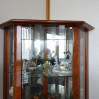 桐箪笥の代表者blog　イタリア製のキュリオケースの修理をさせていただきました。
