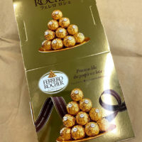 桐箪笥屋の社長ブログ　イタリアのフェレオ　ロシェのチョコレートをいただきました。