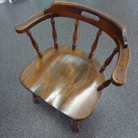 こだわりの桐たんすの社長ブログ　柏木工の椅子の修理を頼まれました。