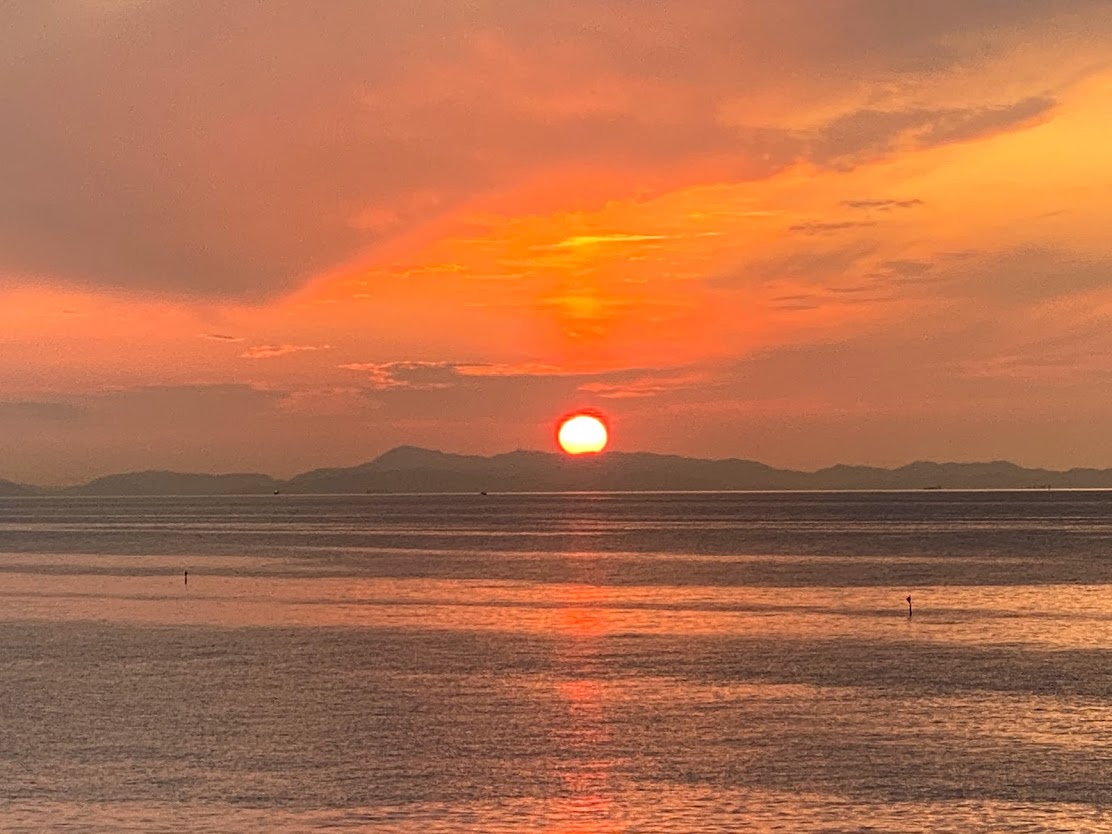 大阪泉佐野市のりんくうプレミアムアウトレットの夕日写真