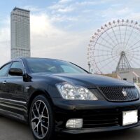 りんくうプレミアムの駐車場で写したトヨタ　クラウン　アスリート