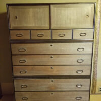 昔の桐の職人がこだわってお作りした桐箪笥の修理依頼をいただきました