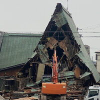 田中家具製作所のショールームの近くにあった　お好み焼き　TASTY　寿里　も取り壊されています