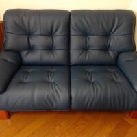 カリモク家具のZU4962T570のソファーをお届けいたしました。
