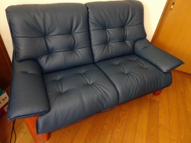カリモク家具のZU4962T570のソファー